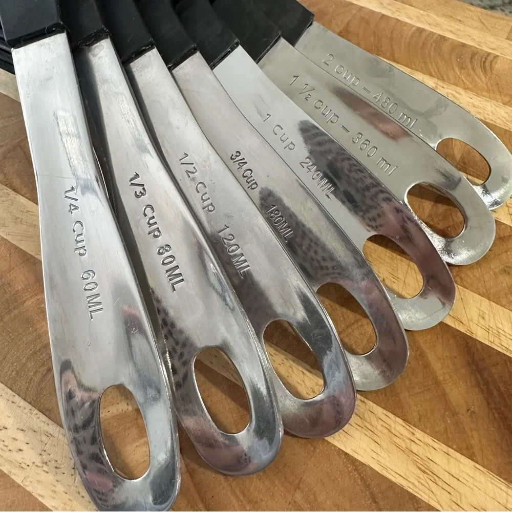 | 15 piece modern black & silver measuring cups & spoon set |